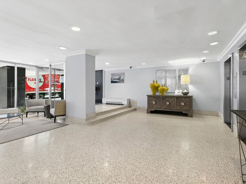 220 East 57th Street 14B, New York NY 10022