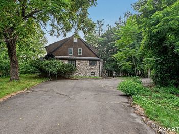 107 Wolfpit Avenue