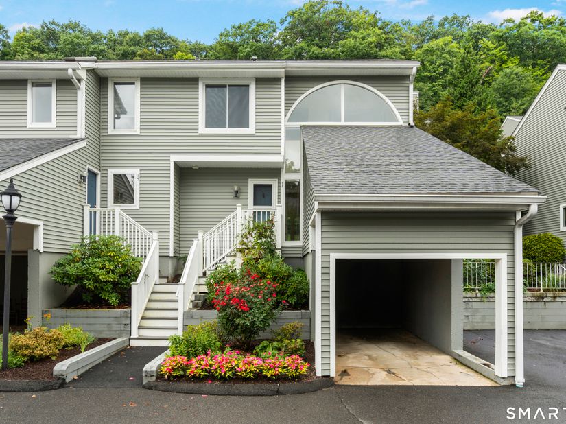 13 Glen Ridge 13, Wilton CT 06897