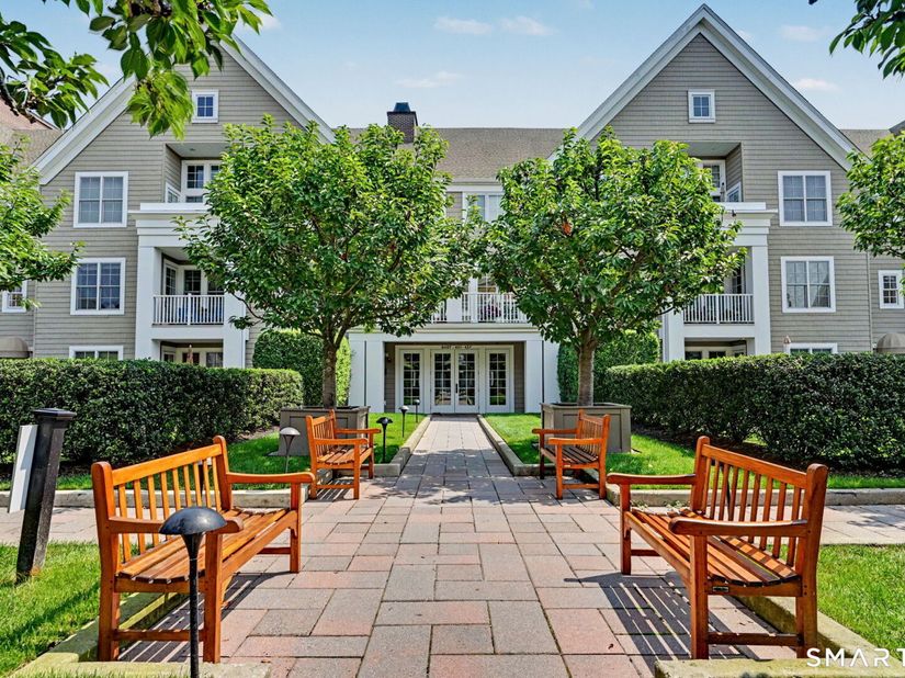 77 Havemeyer Lane 410, Stamford CT 06902