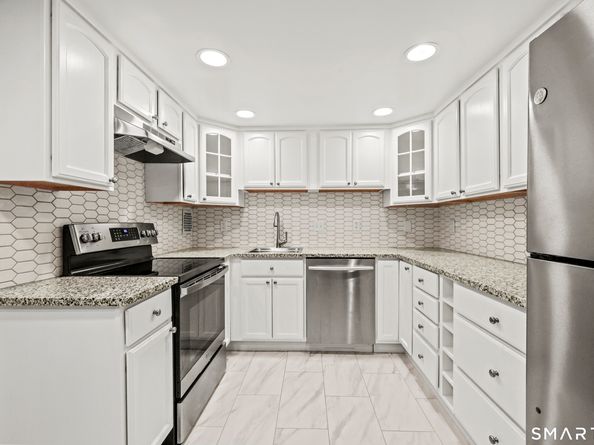 143 Hoyt Street APT 5K, Stamford CT 06905