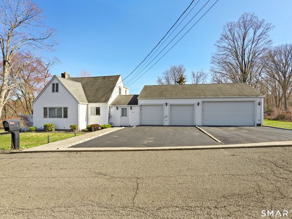7 Cedar Crest Road, Trumbull CT 06611
