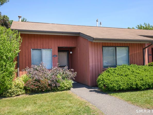 442 Asbury Ridge 442, Shelton CT 06484