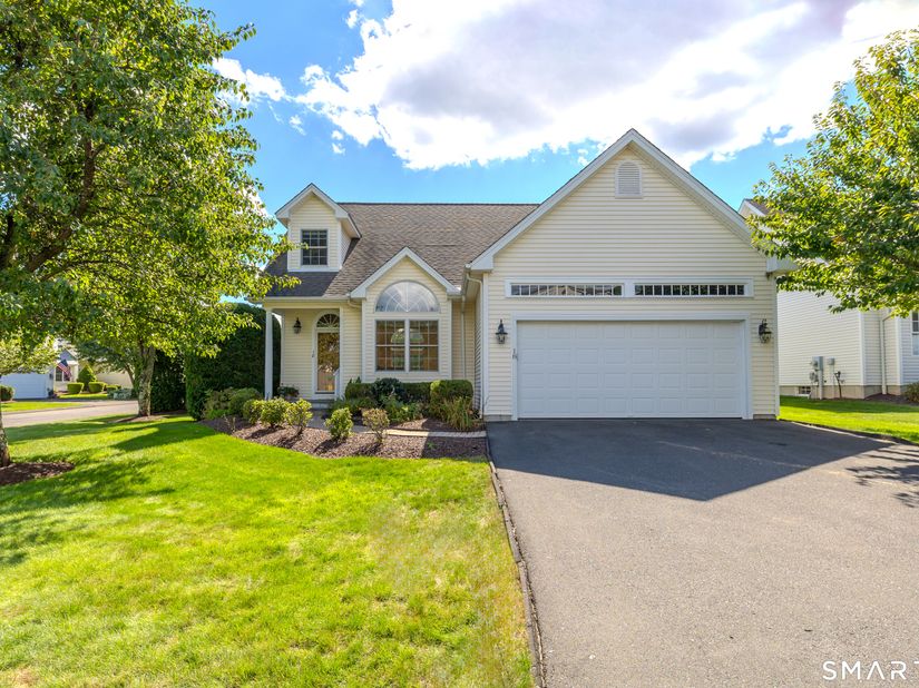 18 Wicklow Lane, Shelton CT 06484