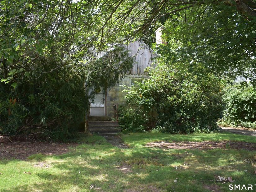 95 Raymond Street, Stratford CT 06614