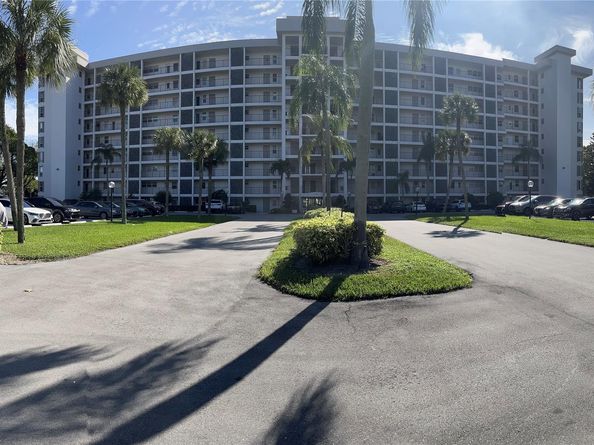 3100 N Palm Aire Dr 304, Pompano Beach FL 33069
