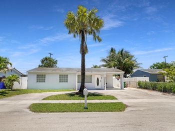 1395 SW 46 Th Avenue