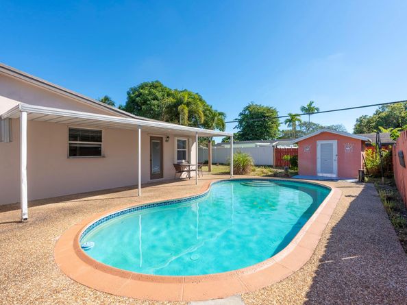 2016 SW 37th Ave, Fort Lauderdale FL 33312