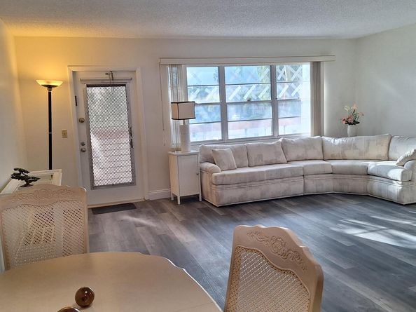 2092 Wolverton, Boca Raton FL 33434