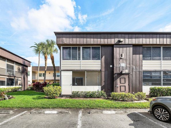 447 Burgundy J, Delray Beach FL 33484