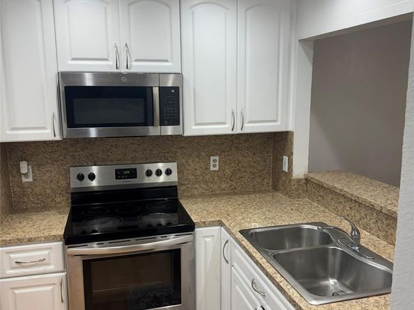 851 NE 209th Ter 202, Miami FL 33179