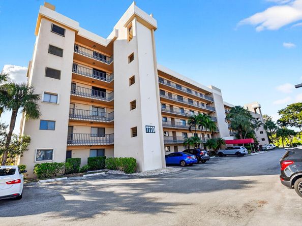 7770 Tahiti Lane 105, Lake Worth FL 33467