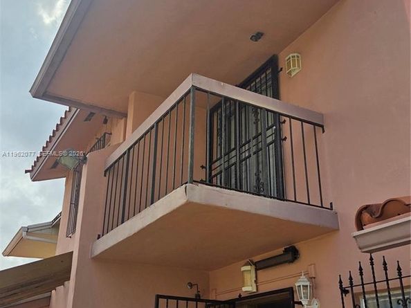 12516 SW 9th Terrace 2, Miami FL 33184