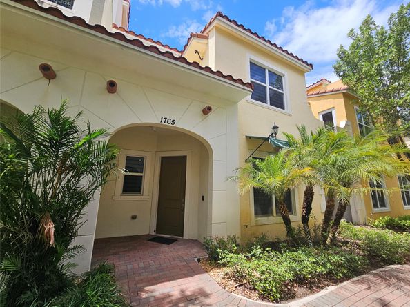 1765 NW 124th Pl, Pembroke Pines FL 33028