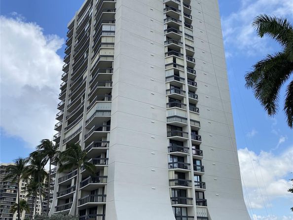 2400 Presidential Way 1104, West Palm Beach FL 33401