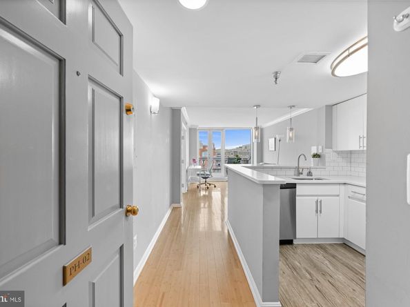 701 Pennsylvania Avenue NW PH2, Washington DC 20004