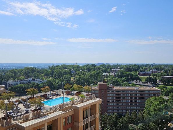 1301 N Courthouse Road 1612, Arlington VA 22201