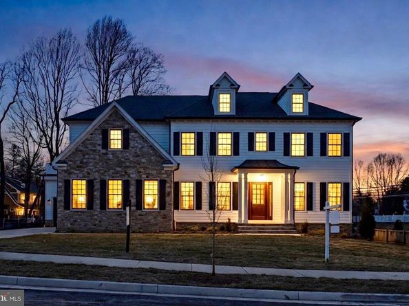 352 Ayr Hill Avenue NE, Vienna VA 22180