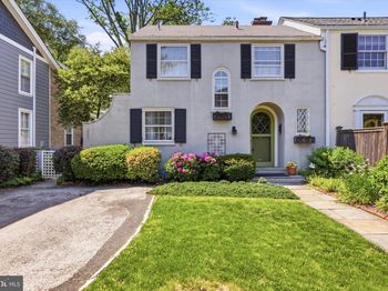 233 E Evergreen Avenue