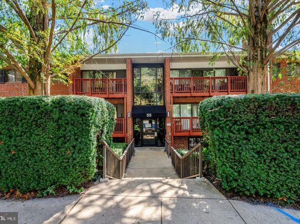 55 Skyhill Road 101, Alexandria VA 22314