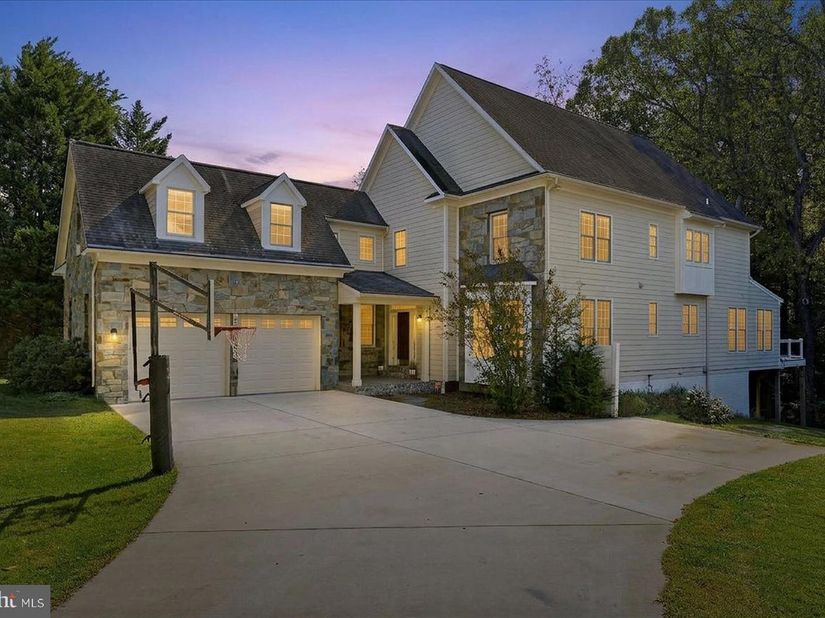 8711 Seven Locks Road, Bethesda MD 20817