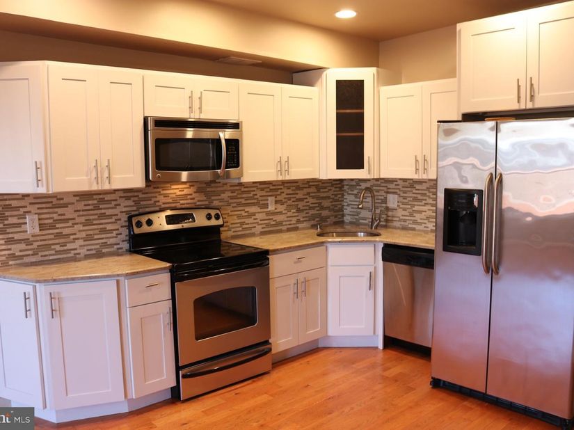 1826 Christian Street C, Philadelphia PA 19146