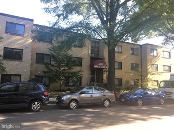 4555 Macarthur Boulevard NW