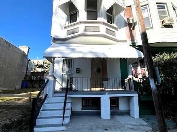 2437 W Toronto Street