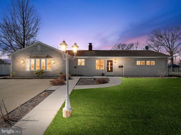 77 Gaping Rock Road, Levittown PA 19057