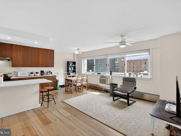 2101 Chestnut Street 808, Philadelphia PA 19103