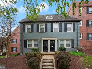 2145 Suitland Terrace SE