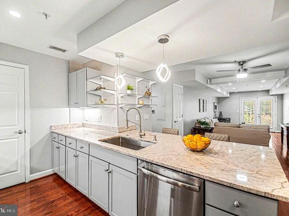 4189 S Four Mile Run Drive S 101, Arlington VA 22204