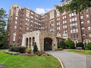 4000 Cathedral Avenue NW