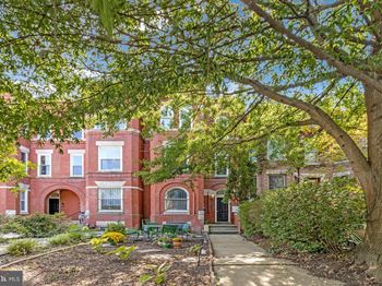 1443 East Capitol Street SE