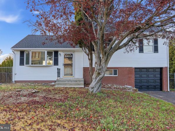 166 N Hawthorne Avenue, Langhorne PA 19047