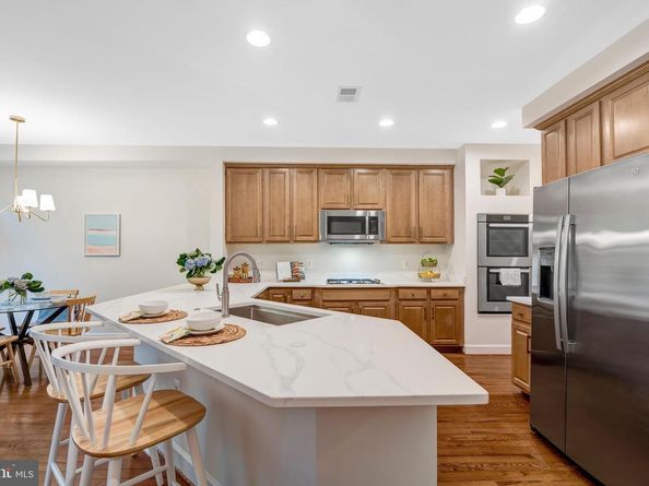 104 Herndon Mills Circle, Herndon VA 20170