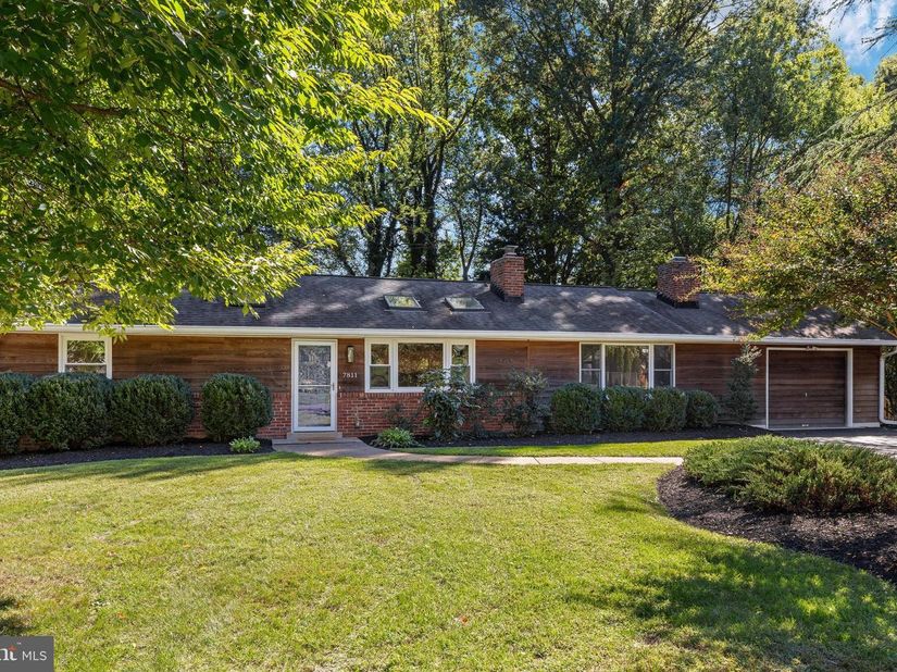 7811 Marthas Lane, Falls Church VA 22043