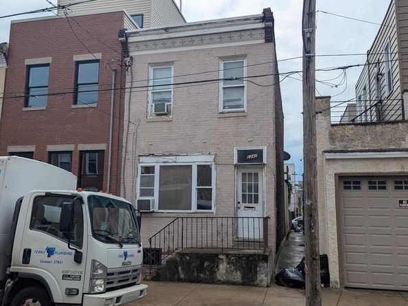 2242 Oakford Street, Philadelphia PA 19146