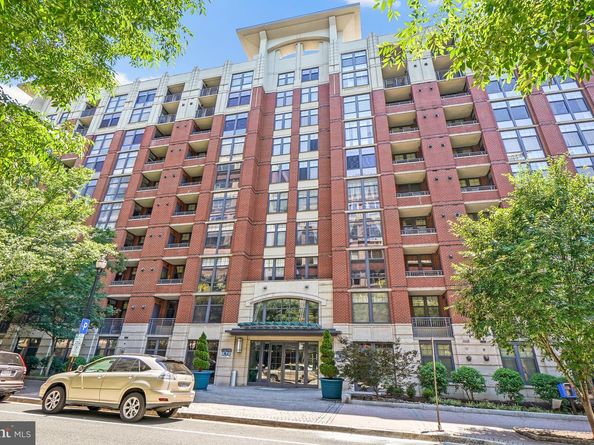 1021 Garfield Street 627, Arlington VA 22201