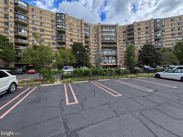8340 Greensboro Drive 708, Mclean VA 22102