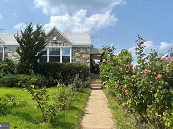 8942 Blue Grass Road