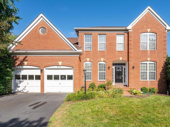 2410 Dakota Lakes Drive, Herndon VA 20171