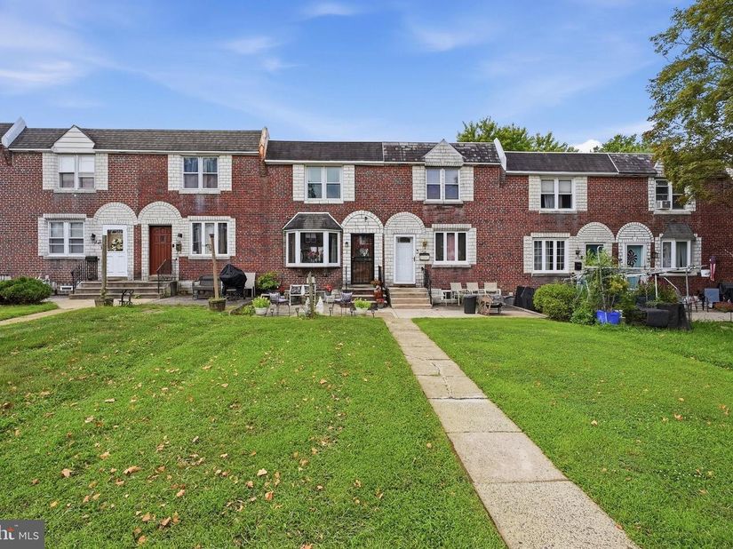 1118 Tremont Drive, Glenolden PA 19036