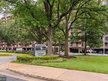 1300 Army Navy Drive