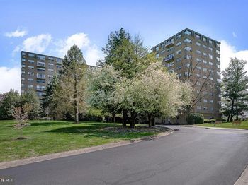 1030 Lancaster