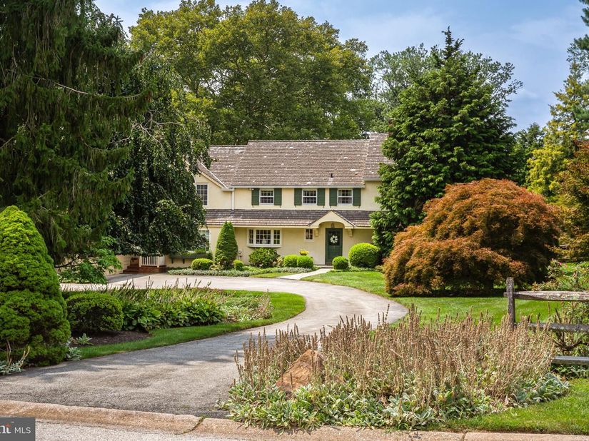 672 Clovelly Lane, Devon PA 19333