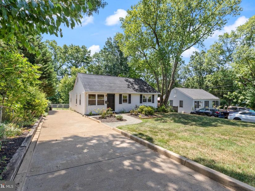7315 Friden Drive, Falls Church VA 22043