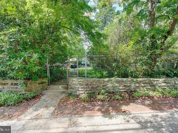 37 E Mermaid Lane
