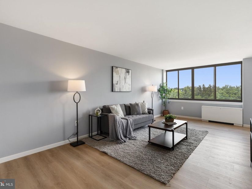 4390 Lorcom Lane 603, Arlington VA 22207