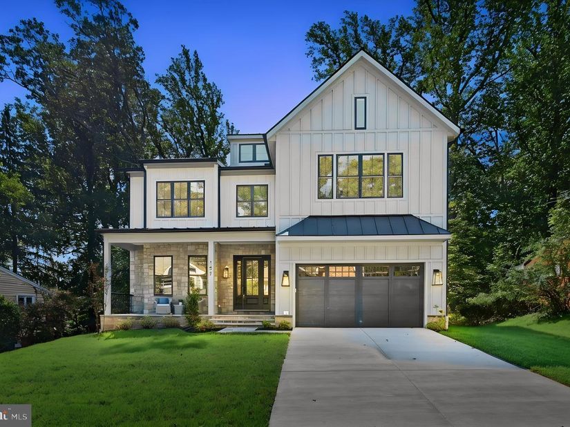 107 Yeonas Drive SE, Vienna VA 22180